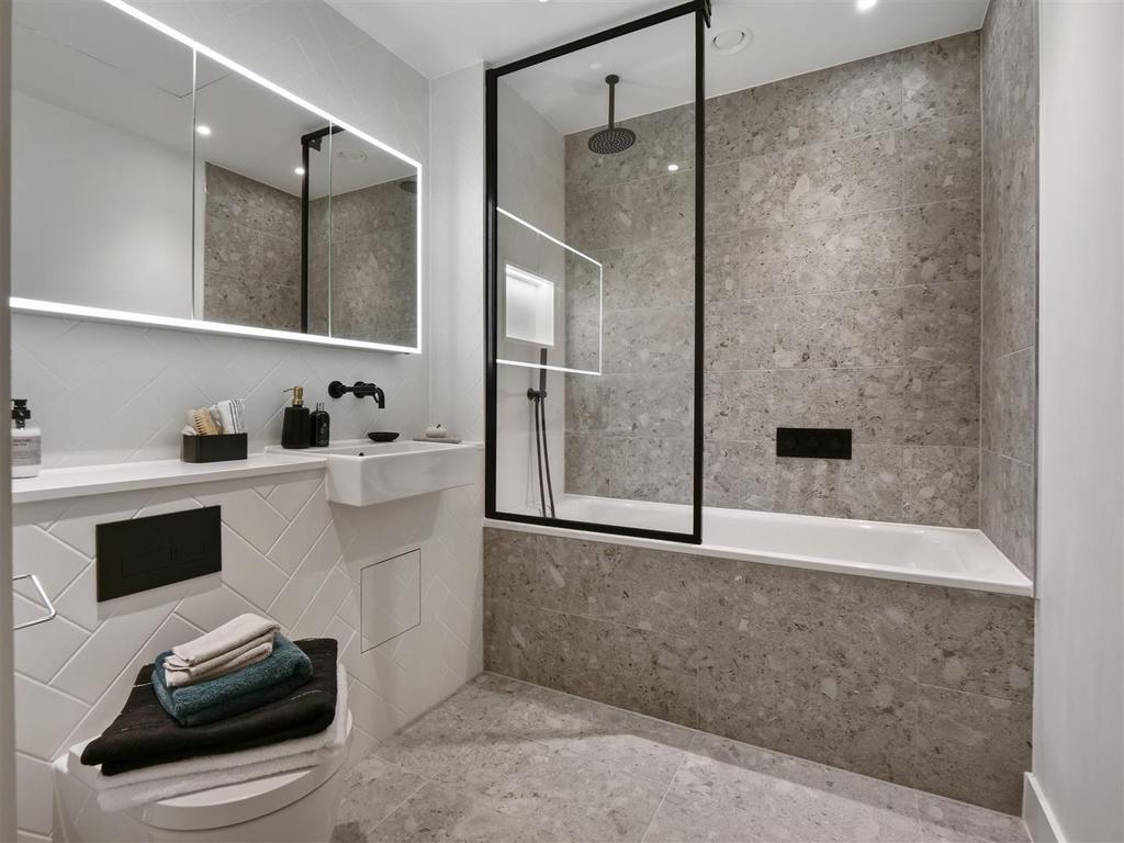 A01 05   Bathroom 2 (Large).jpg