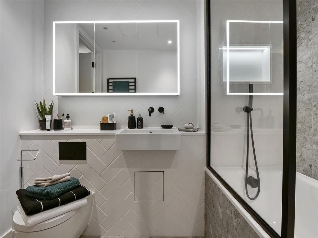 A01 05   Bathroom 1 (Large).jpg