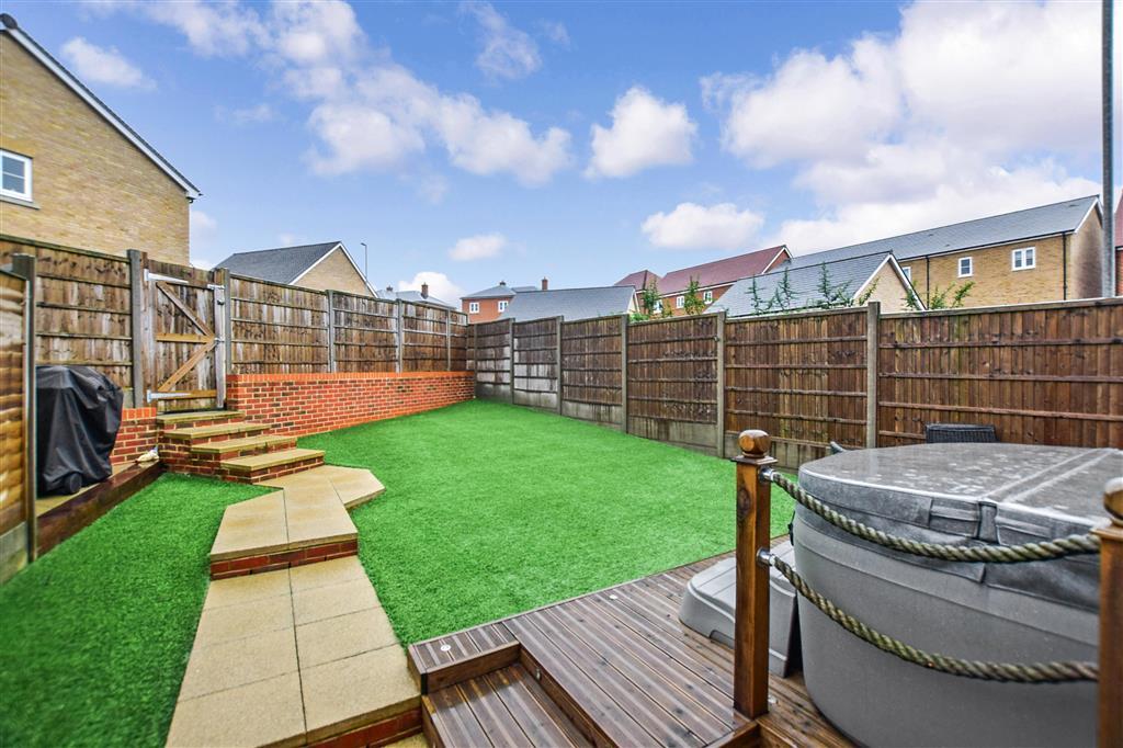 Barn Owl Way, Whitfield, Dover, Kent 2 bed semidetached house £260,000