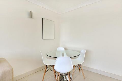 2 bedroom apartment to rent, Quadrangle Tower, Cambridge Square