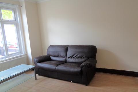 5 bedroom terraced house to rent, Southall UB1