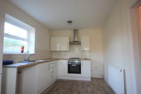 2 bedroom end of terrace house to rent, 12th Avenue, Hull, HU6