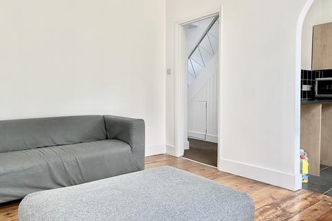 3 bedroom end of terrace house to rent, Eldon Road, London N22