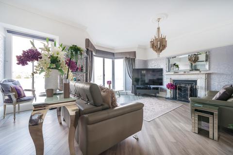 2 bedroom apartment for sale - 1b Lake View Villas, Bowness On Windermere, Cumbria, LA23 3BP