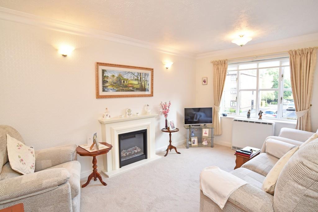 Wedderburn Lodge, Wetherby Road, Harrogate 2 bed apartment £135,000