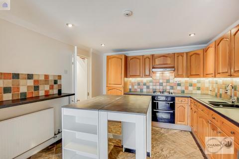 5 bedroom terraced house to rent, Vicarage Lane, Stratford E15
