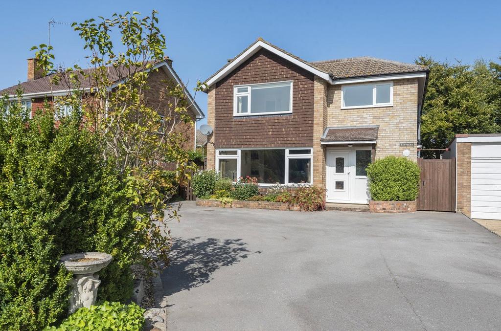 Ripley, Woking, Surrey, GU23 4 bed detached house £655,000