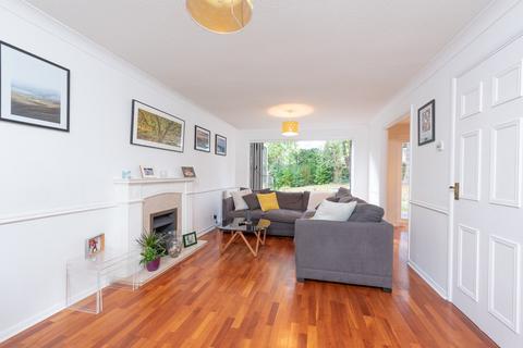 8 Auriol Park Road, Worcester Park, KT4 7DP