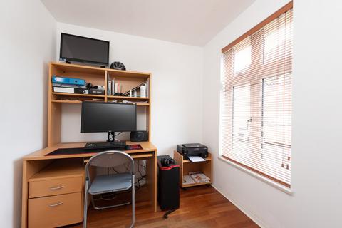 8 Auriol Park Road, Worcester Park, KT4 7DP