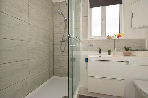 84 Thornton Place, Horley, RH6 8RN