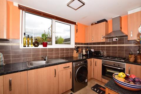 84 Thornton Place, Horley, RH6 8RN