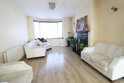 4 bedroom semi-detached house to rent, Edgware HA8