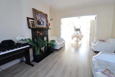 4 bedroom semi-detached house to rent, Edgware HA8