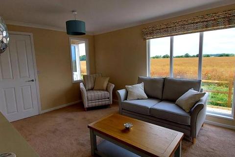 2 bedroom detached bungalow for sale - Little Meadow, Woodside Home Park, Luton, Bedfordshire, LU1