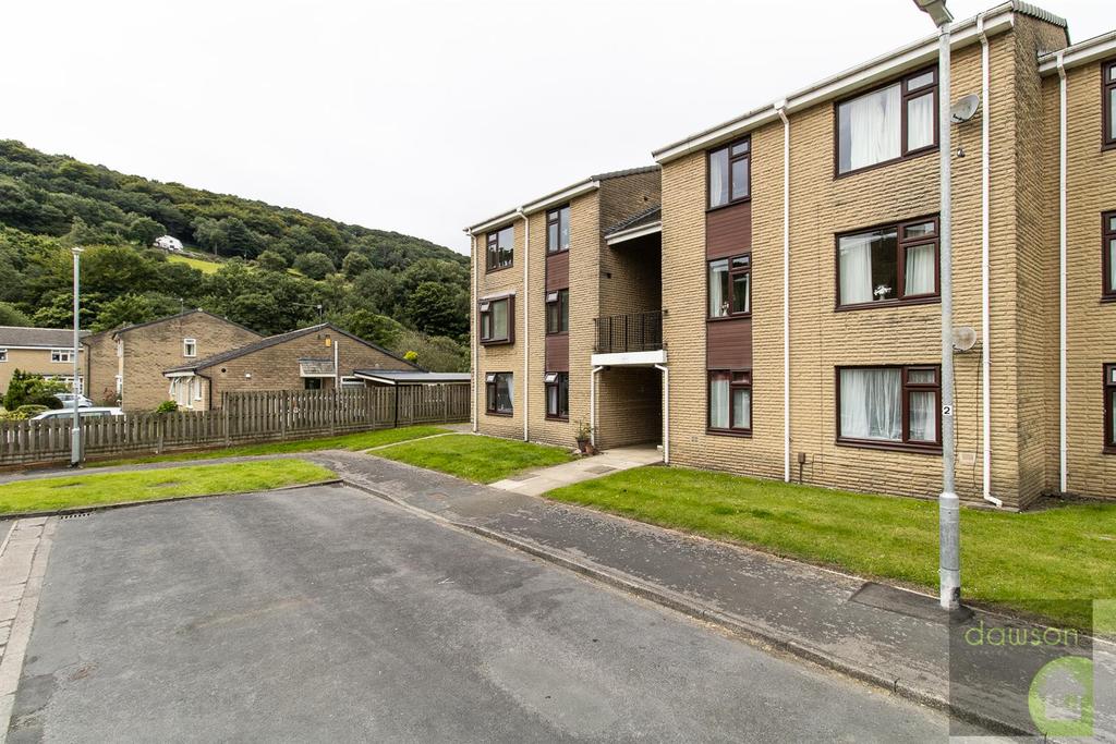 Dean Court Copley Halifax 2 bed apartment for sale £95 000