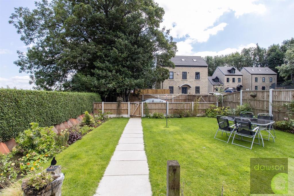 New Hey Road, Rastrick, Brighouse 3 bed detached house £230,000