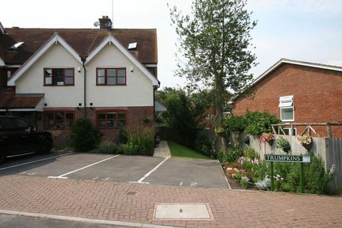 3 bedroom end of terrace house to rent, Hurstpierpoint