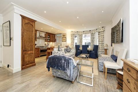 4 bedroom maisonette to rent, Cadogan Square, Knightsbridge, SW1