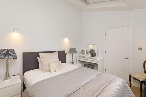 2 bedroom penthouse to rent, Glebe Place, Chelsea, SW3