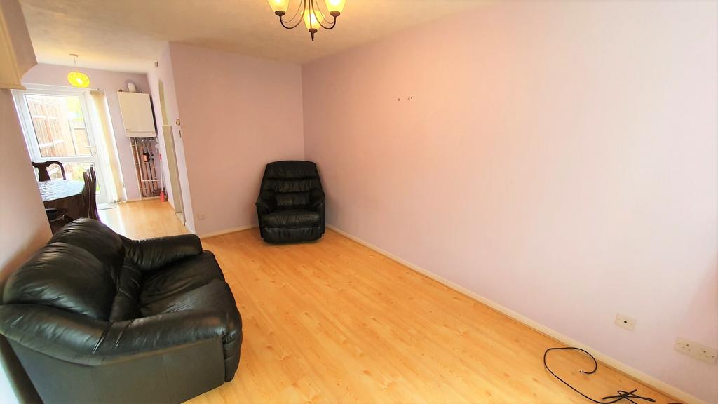 Camarthen Green, Welsh Harp Village 2 bed terraced house £1,400 pcm