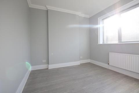 3 bedroom flat to rent, Teignmouth Road, Willesden, NW2