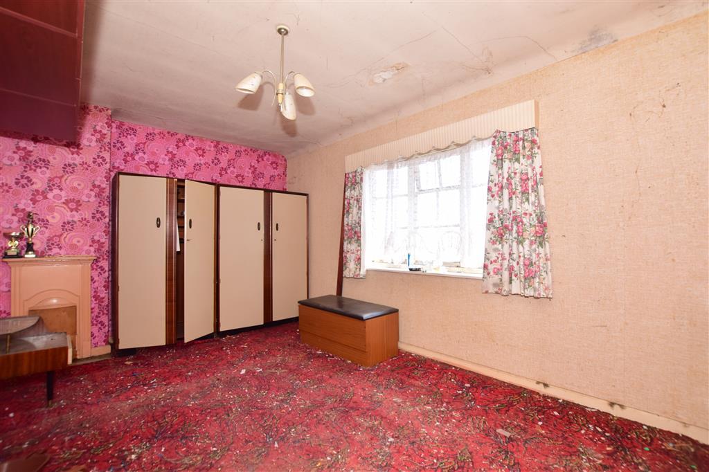 Lodge Avenue, Dagenham, Essex 2 bed terraced house £265,000