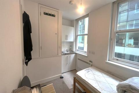 Studio to rent, Printers Inn Court, Cursitor Street, Farringdon, London, EC4A