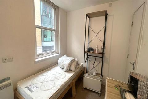 Studio to rent, Printers Inn Court, Cursitor Street, Farringdon, London, EC4A