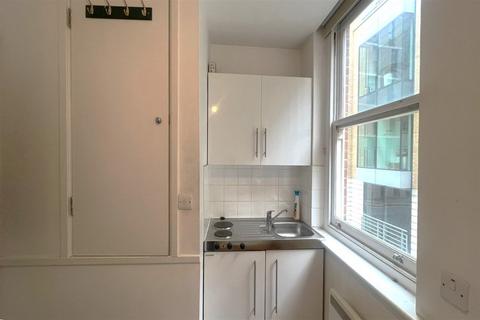 Studio to rent, Printers Inn Court, Cursitor Street, Farringdon, London, EC4A