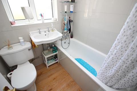 132 Worcester Park Road, Worcester Park, KT4 7QE