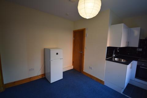 1 bedroom flat to rent, 17 Wordsworth road, southampton SO15