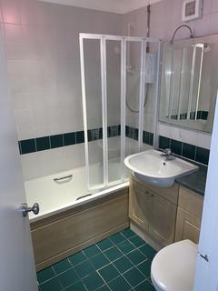 1 bedroom flat to rent, Elton Close, Hampton Wick, Kingston upon Thames KT1