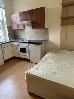 Studio to rent, Buckley Road, Kilburn, NW6