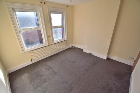 3 bedroom terraced house to rent, Amherst Road, Reading