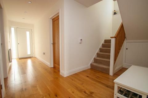3 Great Eastern Road, Hockley, SS5 4BX