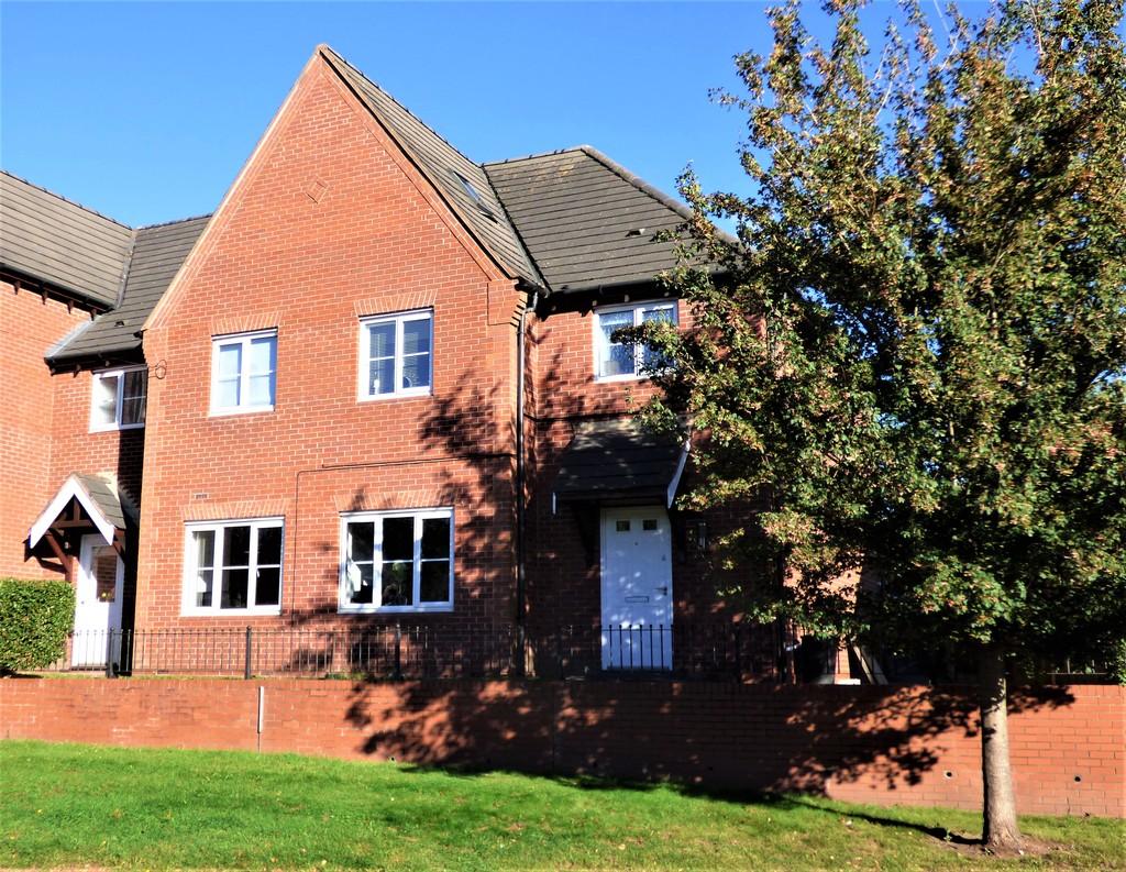 Wheel Lane, Lichfield 1 bed ground floor flat £125,000 Wheel Lane, Lichfield 1 bed ground floor flat £125,000