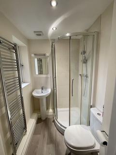 2 bedroom apartment to rent, SUPERB GROUND FLOOR 2 BEDROOM FLAT - BROADWAY SOUTHBOURNE