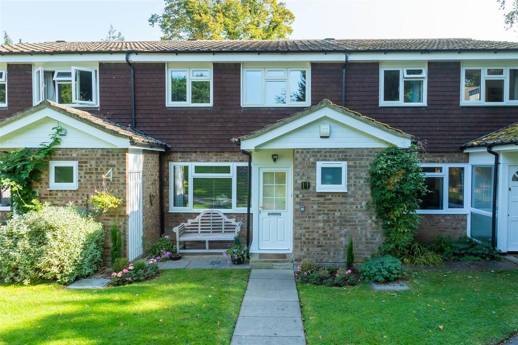Thelusson Court, Woodfield Road, Radlett 3 bed terraced house £625,000
