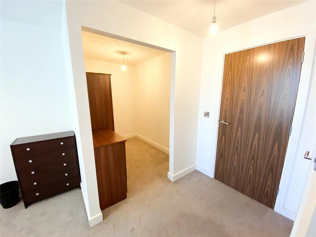 Walk-In Wardrobe Spa