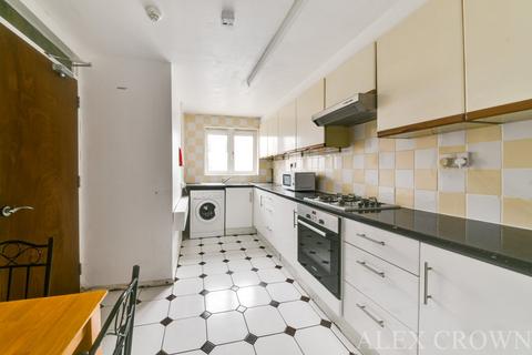 5 bedroom terraced house to rent, Corporation Street, Holloway