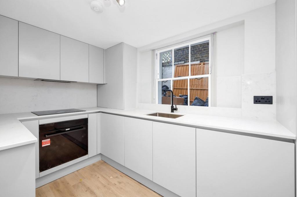 House in London - View 4