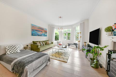 4 bedroom flat to rent, Fitzjohns Avenue, Hampstead, London