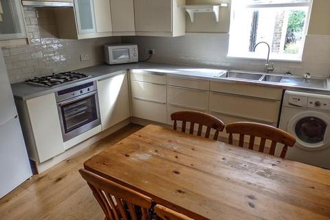 2 bedroom flat to rent, Barrington Road, Crouch End, N8