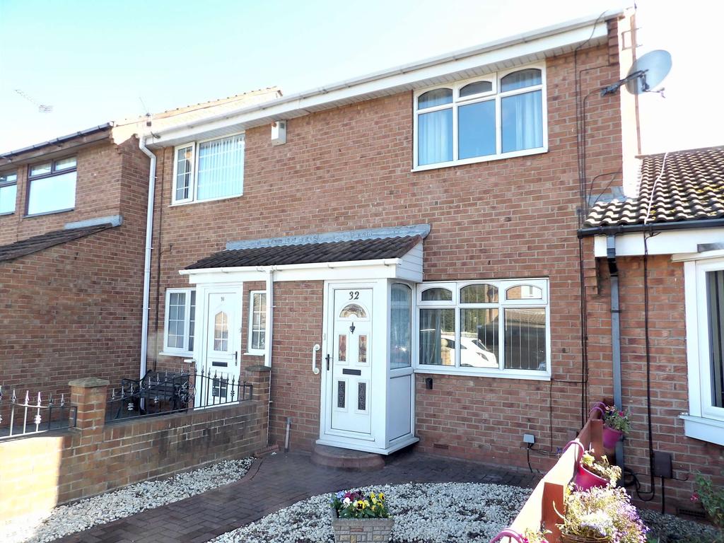 Vernon Close, Lyton Park, South Shields, Tyne and Wear, NE33 5DF 2 bed terraced house £92,500
