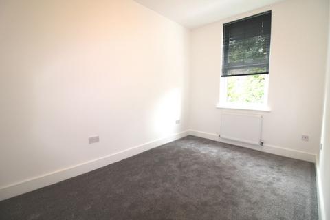 2 bedroom flat to rent, Cheriton Gardens, Folkestone, CT20