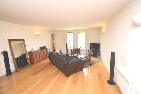 1 bedroom apartment to rent, Regency Court, 8-111 High Road, South Woodford, E18