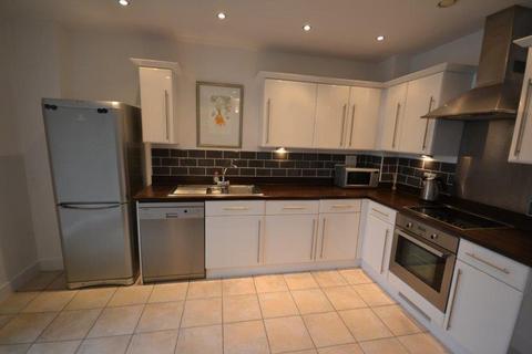 2 bedroom apartment to rent, 70 High Street, Hampshire