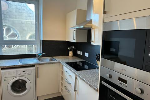 2 bedroom flat to rent, Bon Accord Terrace, City Centre, Aberdeen, AB11