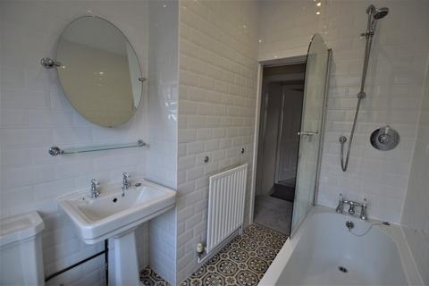 2 bedroom terraced house to rent, Finsbury Street, York YO23