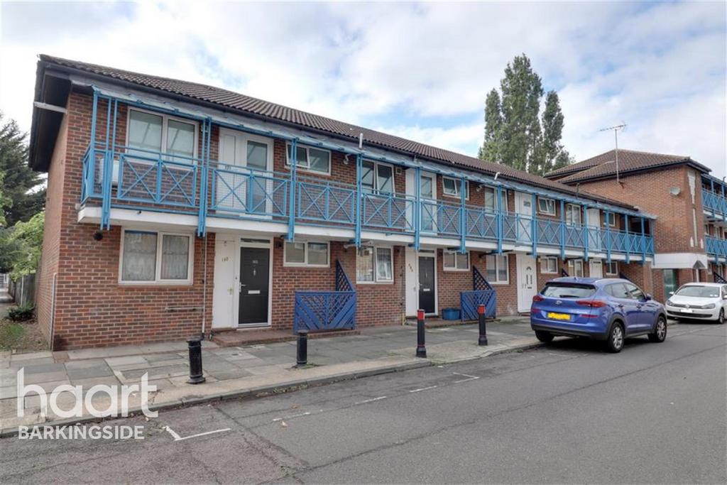 Tiptree Crescent Barkingside IG5 1 bed flat £1,150 pcm (£265 pw)